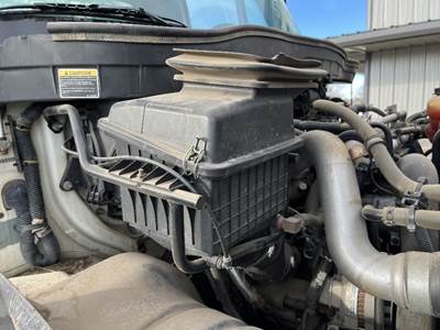 International 4400 Air Cleaner / Air Filter Housing