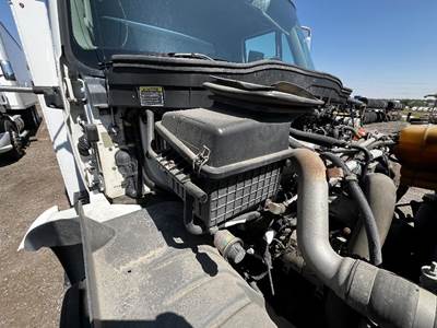 International 4400 Air Cleaner / Air Filter Housing