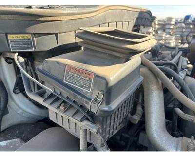 International 4400 Air Cleaner / Air Filter Housing