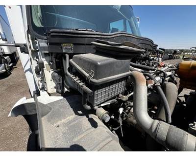 International 4400 Air Cleaner / Air Filter Housing