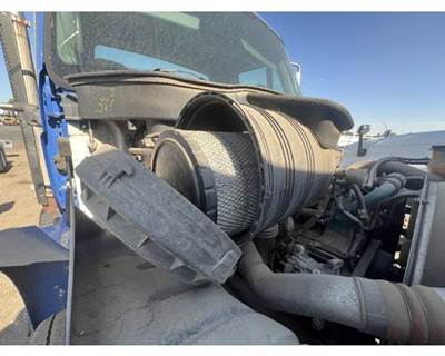 International 4400 Air Cleaner / Air Filter Housing