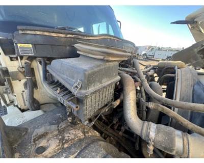 International 4400 Air Cleaner / Air Filter Housing
