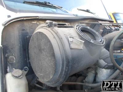 International 4700 Air Cleaner / Air Filter Housing