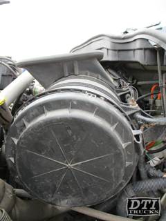 International 7500 Air Cleaner / Air Filter Housing