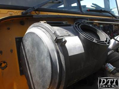 International CF600 Air Cleaner / Air Filter Housing