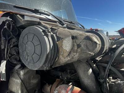 International Paystar 5500i Air Cleaner / Air Filter Housing for a International 5500I