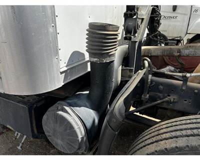 Isuzu FTR Air Cleaner / Air Filter Housing