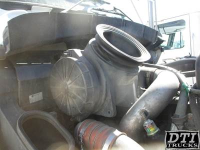 Kenworth T300 Air Cleaner / Air Filter Housing