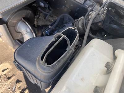 Mitsubishi Fuso FE180 Air Cleaner / Air Filter Housing