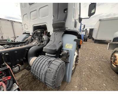Peterbilt 210 Air Cleaner / Air Filter Housing