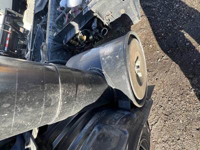 UD UD1800 Air Cleaner / Air Filter Housing for a Ud Truck UD1800