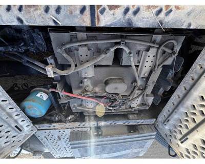 Mack Pinnacle CXU612 Air Dryer for a Mack CXU612