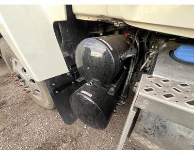 Mack Pinnacle CXU612 Air Dryer for a Mack CXU612