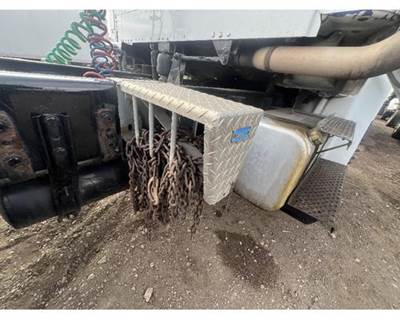 Freightliner M2 106 Air Tank
