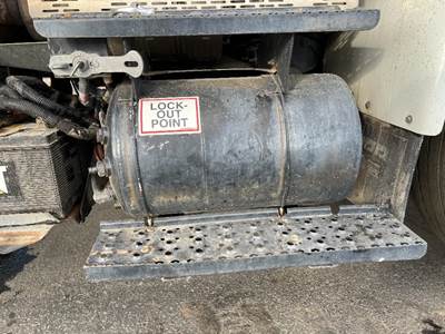 International 4400 Air Tank