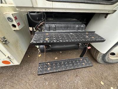 International 4400 Air Tank