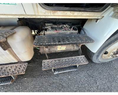 International 4400 Air Tank