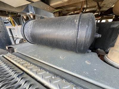 Peterbilt 365 Air Tank
