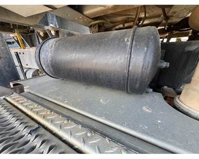 Peterbilt 365 Air Tank