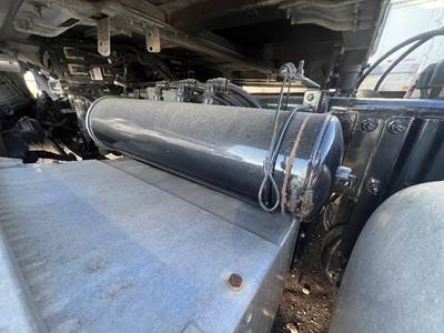 Peterbilt 579 Air Tank