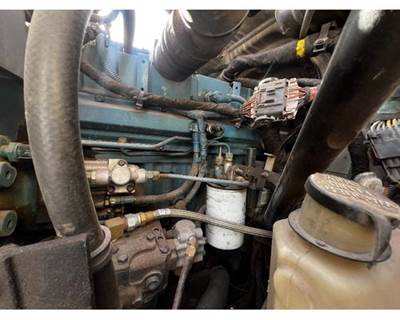 International DT466E Alternator for a International 4300