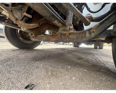 International 4400 Front Axle Assembly