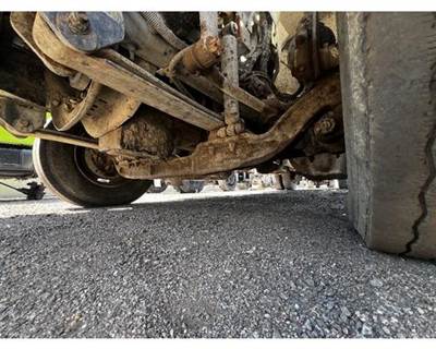 International 7500 Front Axle Assembly