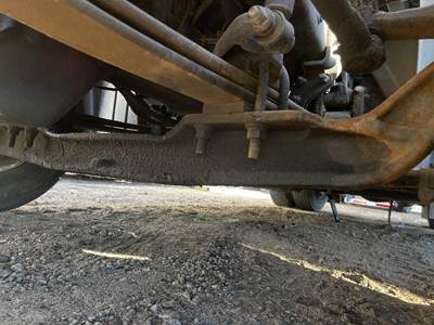 Mack Pinnacle CXU612 Front Axle Assembly for a Mack CXU612