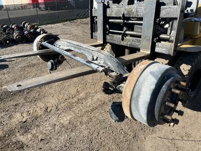 Mack Pinnacle CXU612 Front Axle Assembly for a Mack CXU612