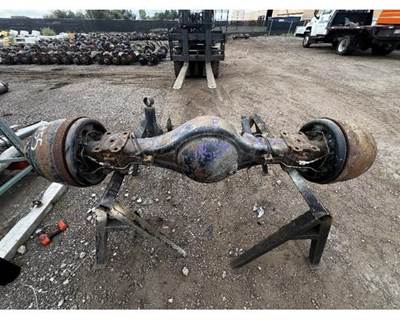 Isuzu W5500 Rear Axle Assembly for a Chevrolet W5500