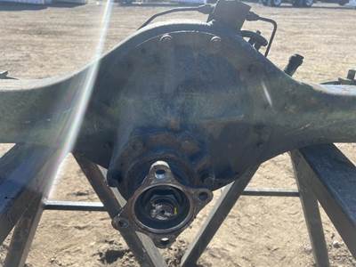 GMC Rear Axle Assembly for a GMC WT5500