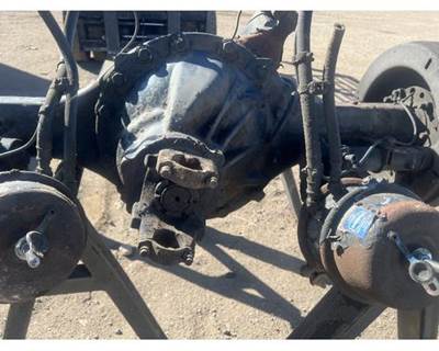 Meritor Rear Axle Assembly for a Freightliner M2 106