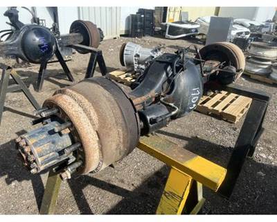 Rockwell Rear Axle Assembly for a Ford F800