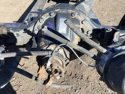 Spicer 17060S Rear Axle Assembly for a International 4300