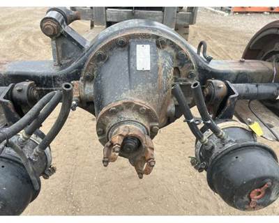 Spicer 17060S Rear Axle Assembly for a International 4200