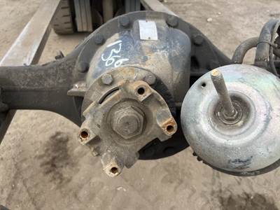 Spicer 21060S Rear Axle Assembly for a Ford F750