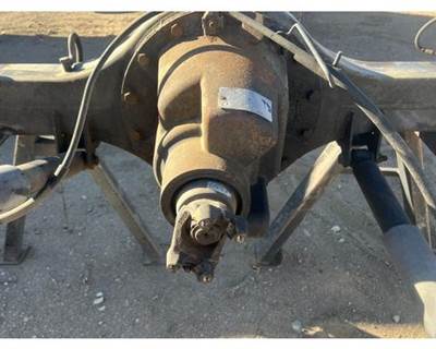 Spicer C5500 Rear Axle Assembly for a GMC C5500