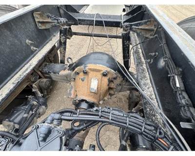 Spicer P20060 Rear Axle Assembly for a Peterbilt 210