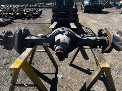 Spicer S-150 Rear Axle Assembly for a International 4700