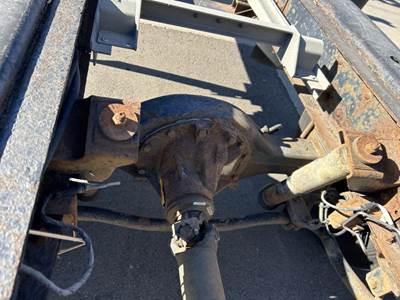 Spicer S130 Rear Axle Assembly for a GMC C5500