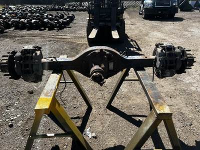 Spicer S130 Rear Axle Assembly for a GMC C5500