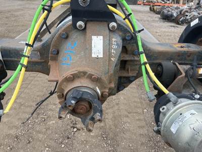 Spicer T6 Rear Axle Assembly for a Chevrolet T6