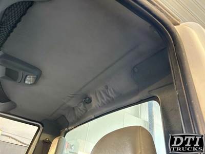 International 4400 Back Glass