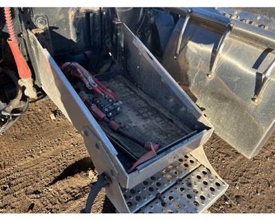 Freightliner M2 106 Battery Box