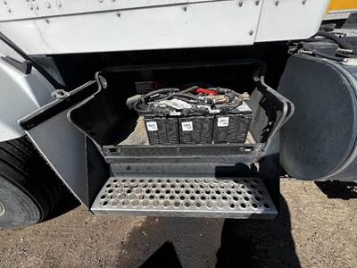 Kenworth T800 Battery Box