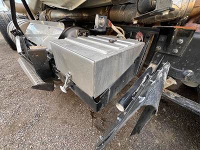 Mack Pinnacle CXU612 Battery Box for a Mack CXU612