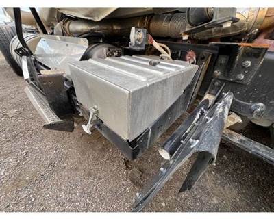 Mack Pinnacle CXU612 Battery Box for a Mack CXU612