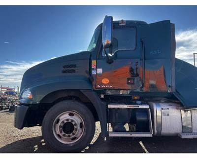 Mack Pinnacle CXU612 Cab Assembly for a Mack CXU612