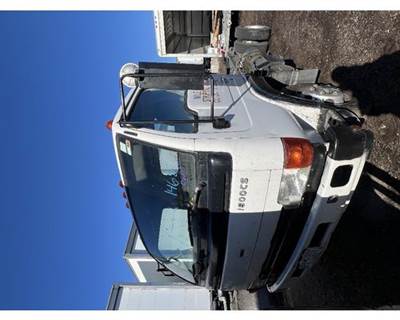 UD UD1800 Cab Assembly for a Ud Truck UD1800
