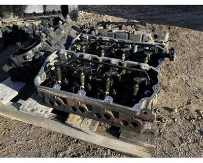 International MaxxForce DT Cylinder Head for a International 4400
